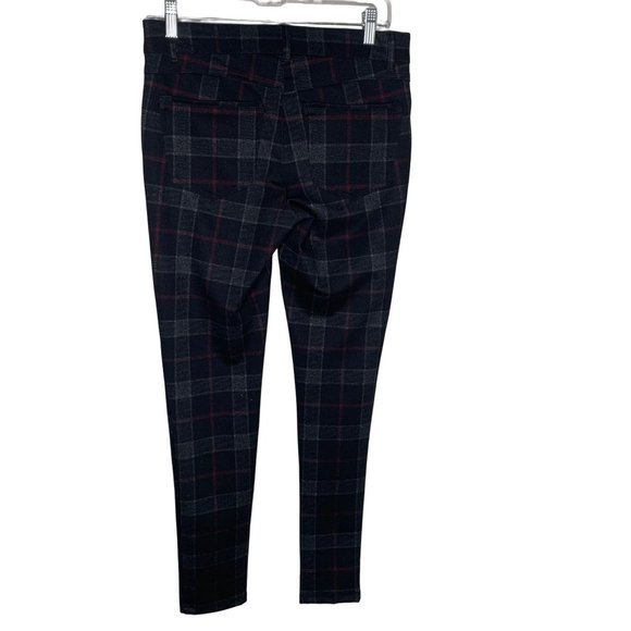 Democracy Black Skinny Pants - Picture 2 of 9